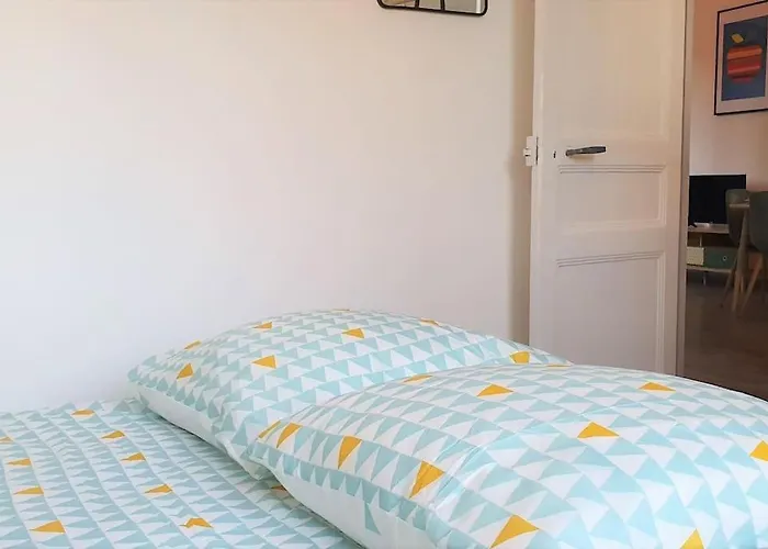 Cocon Rue Ecuyere - Calme- 2ch - 6pers アパート